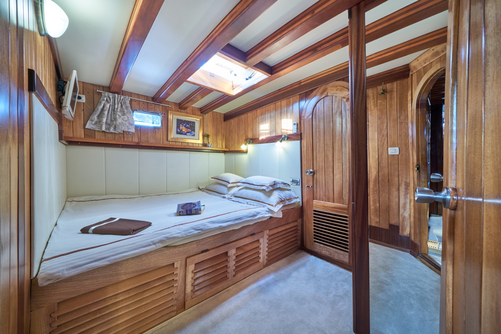 Spacious caib onboard the luxury gulet Libra