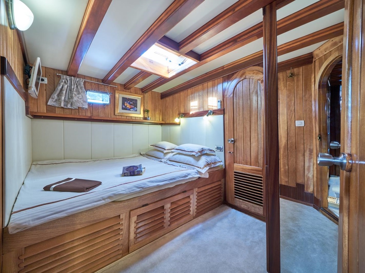 Spacious caib onboard the luxury gulet Libra
