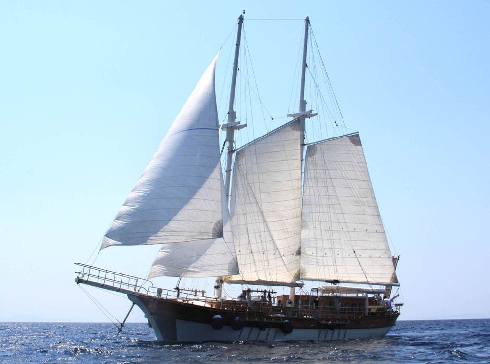 The Libra gulet in Croatia at full sail