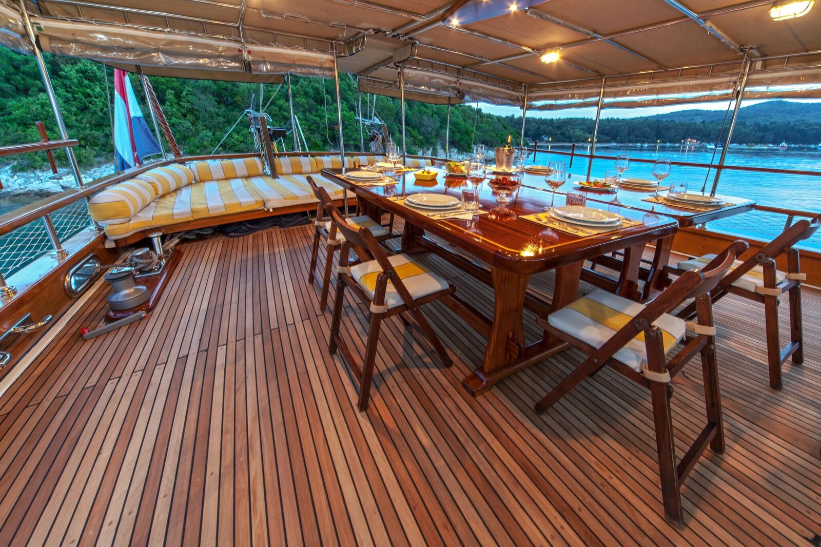 Outdoor dining on the deck of the gulet Linda in Croatia