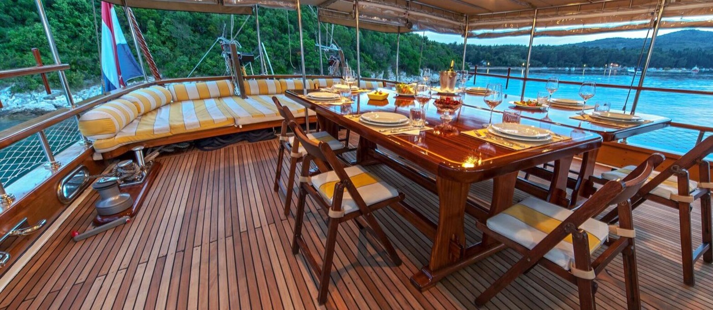 Outdoor dining on the deck of the gulet Linda in Croatia
