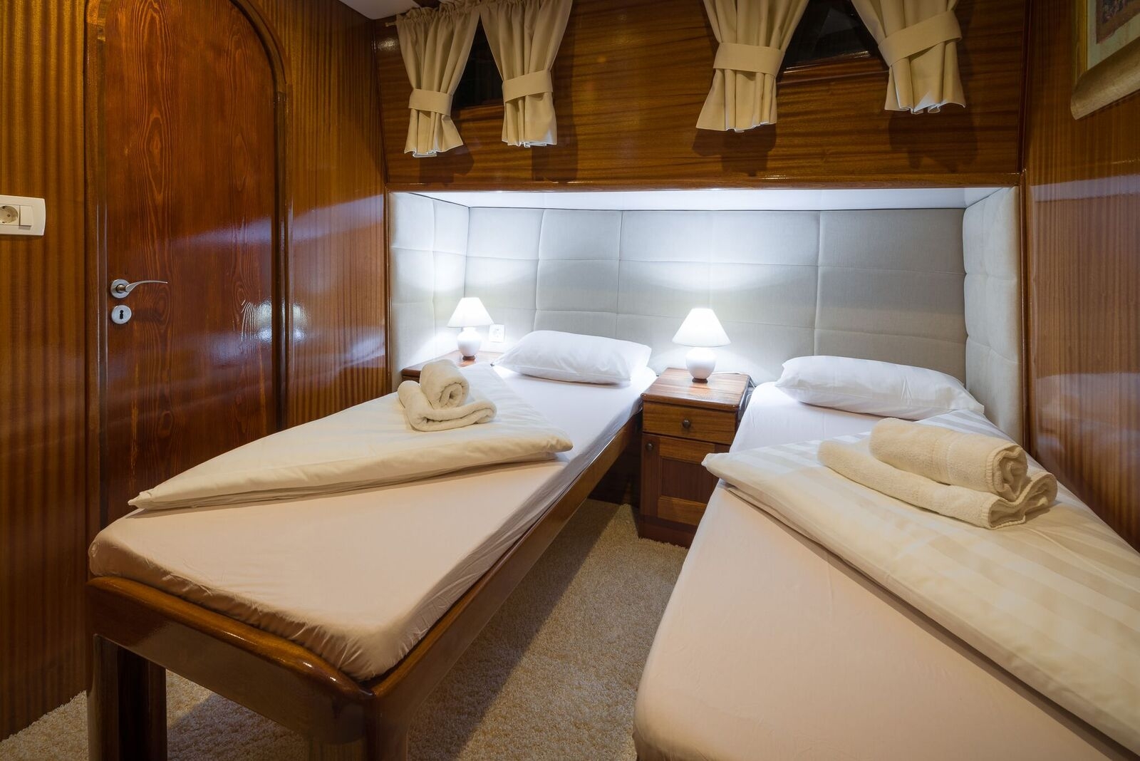 A twin cabin on board the gulet Linda in Croatia
