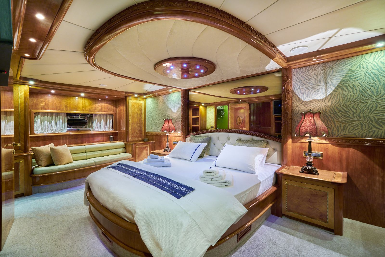 Master cabin bedroom onboard the Lotus gulet in Croatia