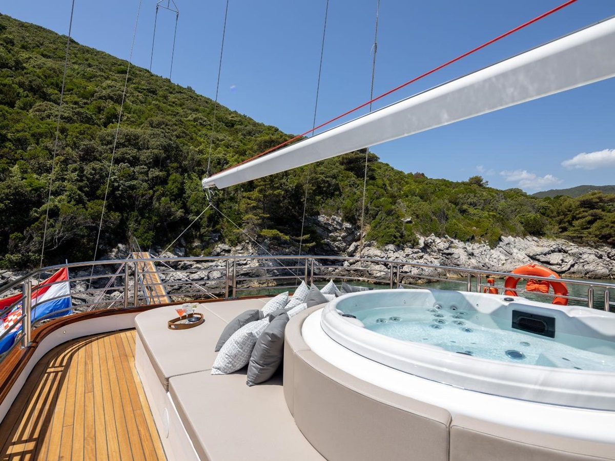 Jacuzzi on the upper deck onboard the Love Story gulet in Croatia