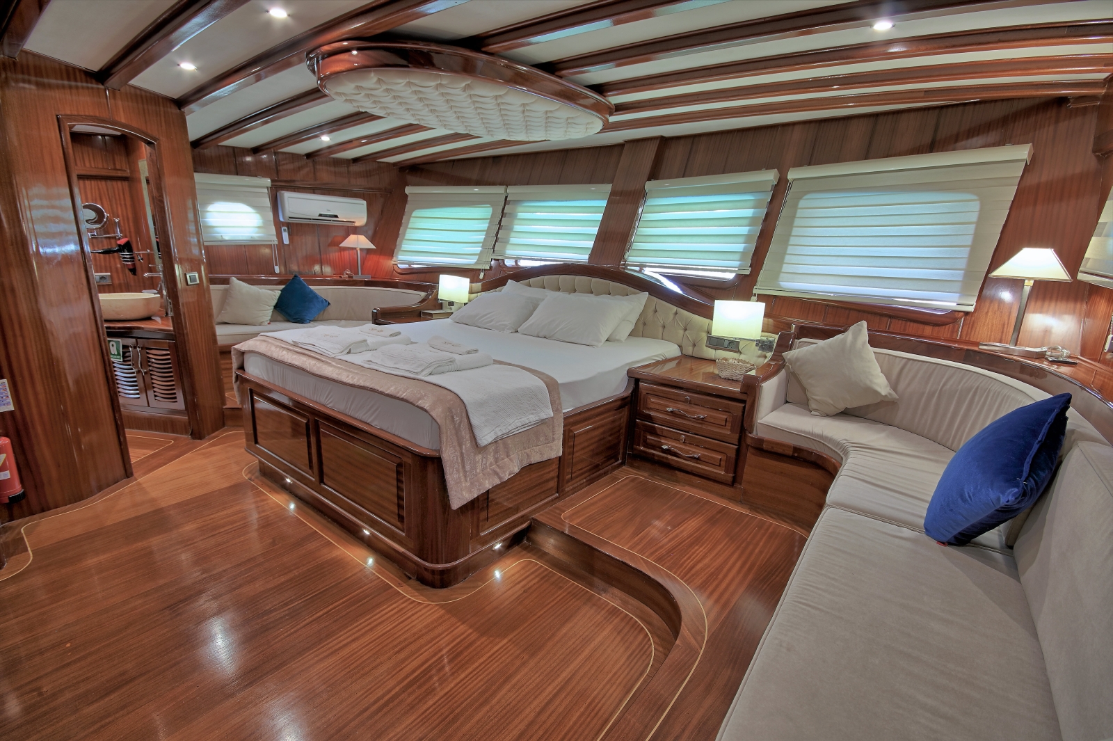 Master cabin on board Lycian Queen in Turkey
