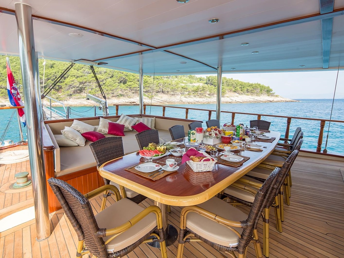 Aft dining on board Morning Star in Croatia