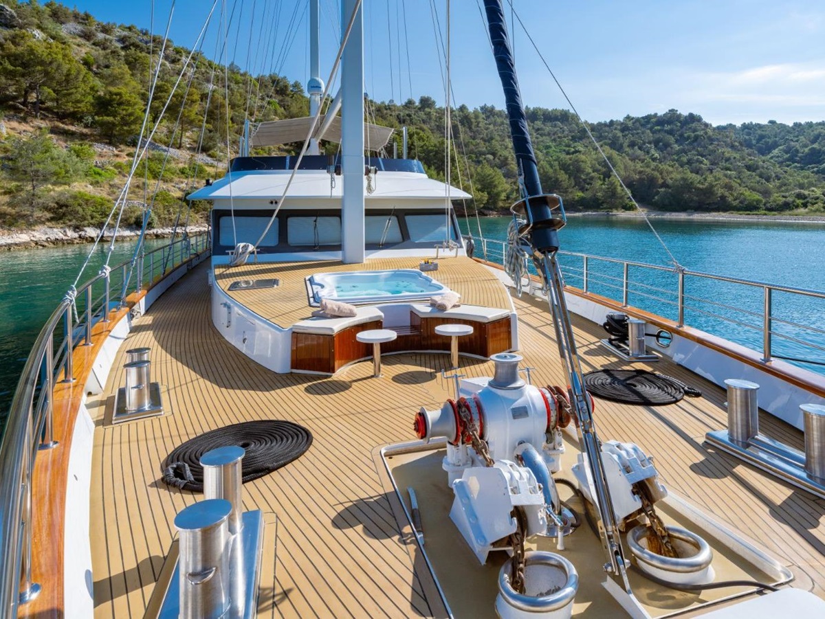 Front deck onboard the Navilux gulet in Croatia