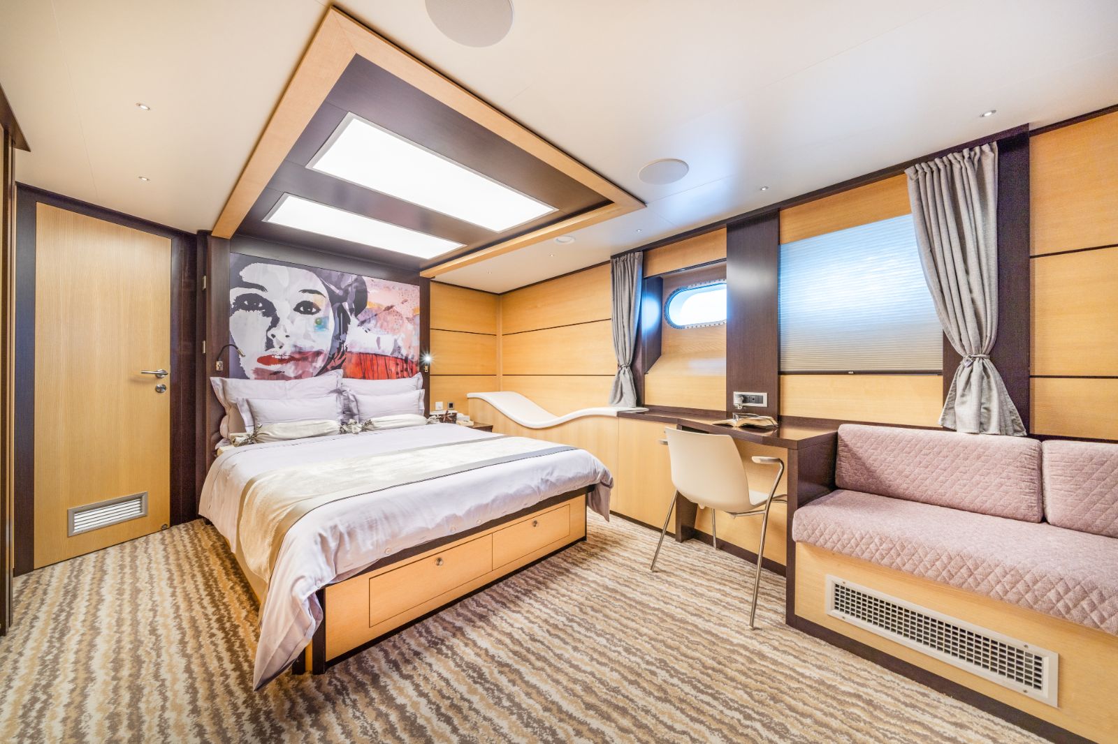 Master suite onboard the Navilux gulet in Croatia