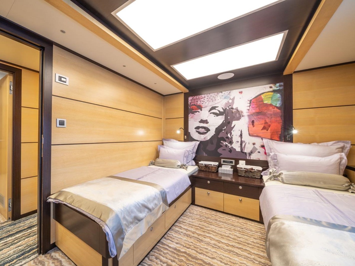Twin cabin onboard the Navilux gulet in Croatia