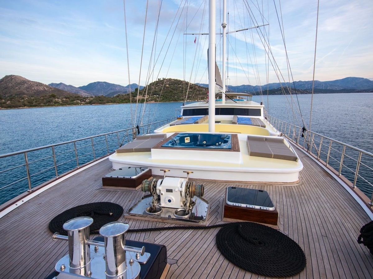 Deck of luxury gulet Nevra Queen with sunloungers and jacuzzi