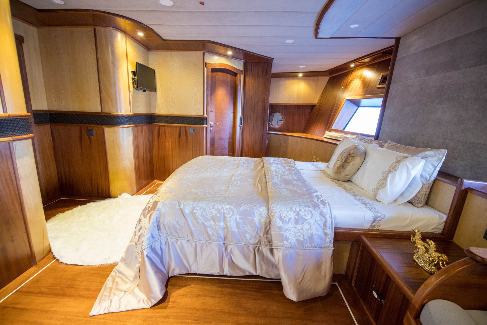 Double cabin with ensuite bathroom and flatscreen tv onboard the luxury gulet Nevra Queen