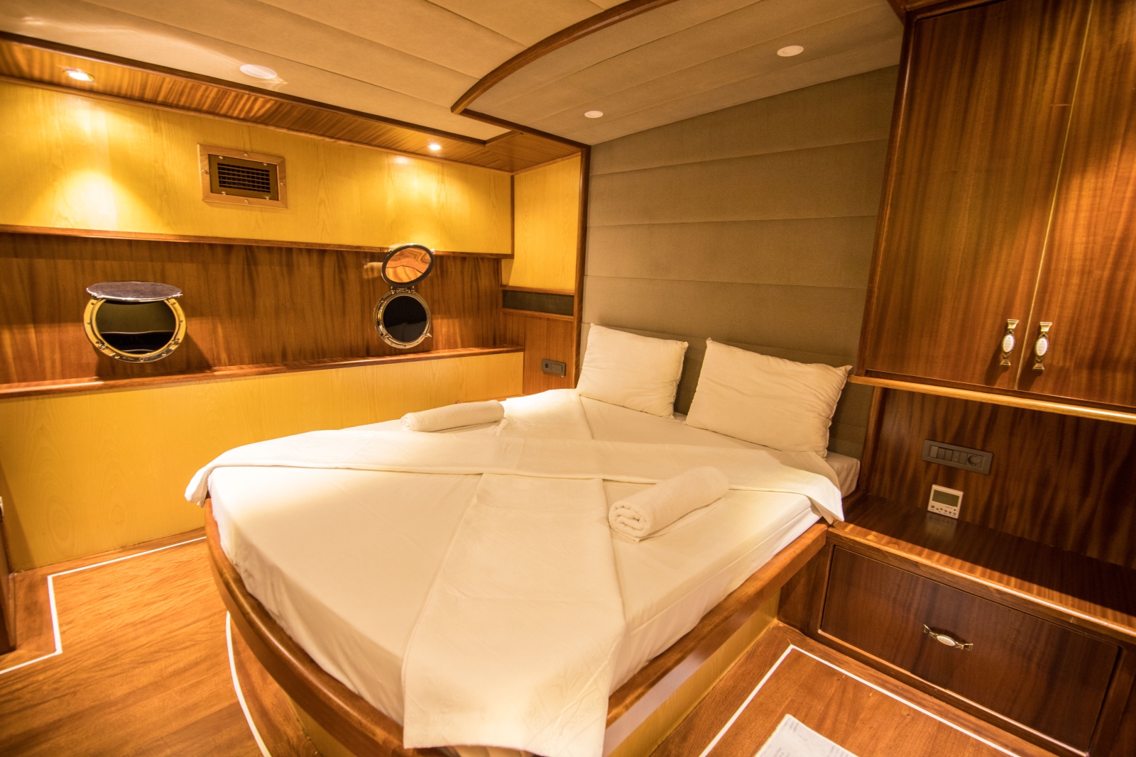 Double cabin onboard the luxury gulet Nevra Queen