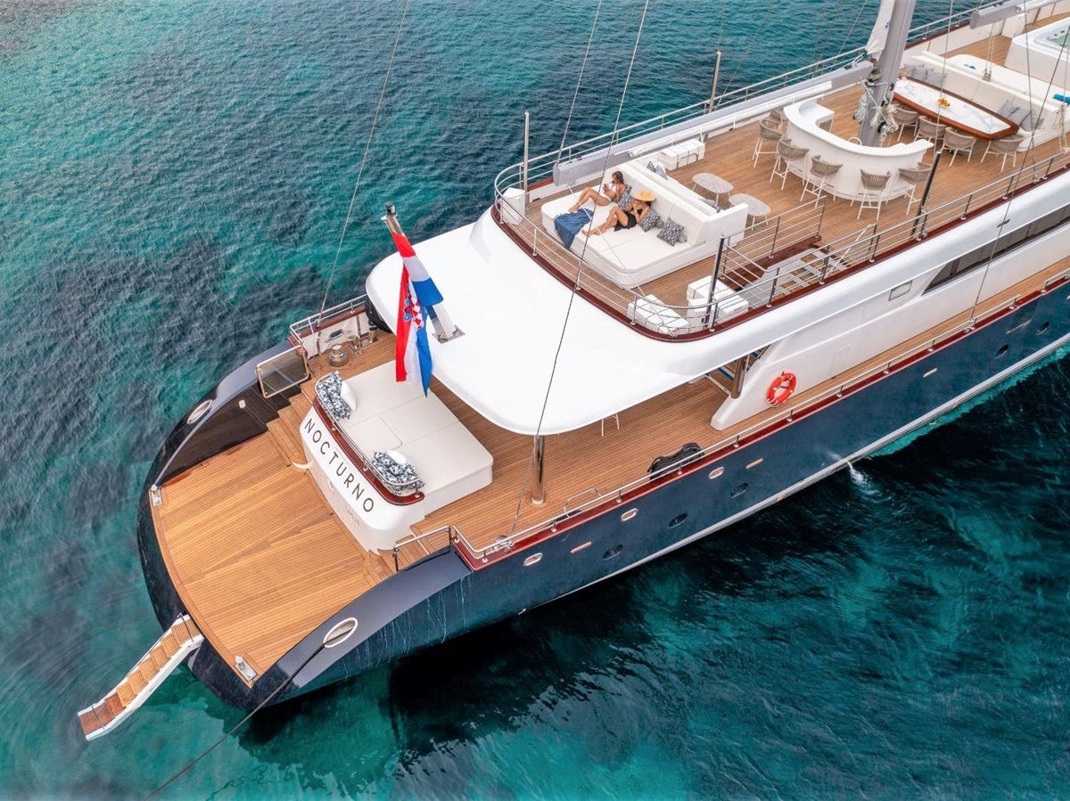 Rear exterior view of the Nocturno gulet in Croatia