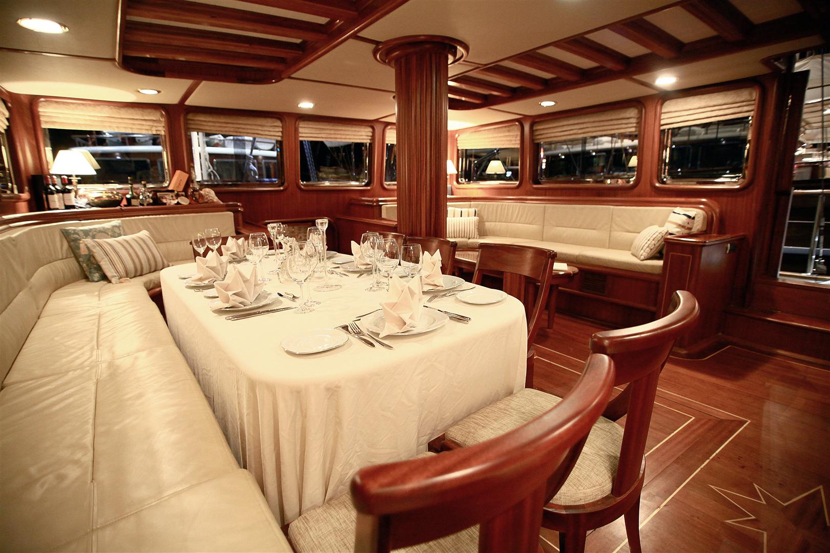 Dining on Nurtena
