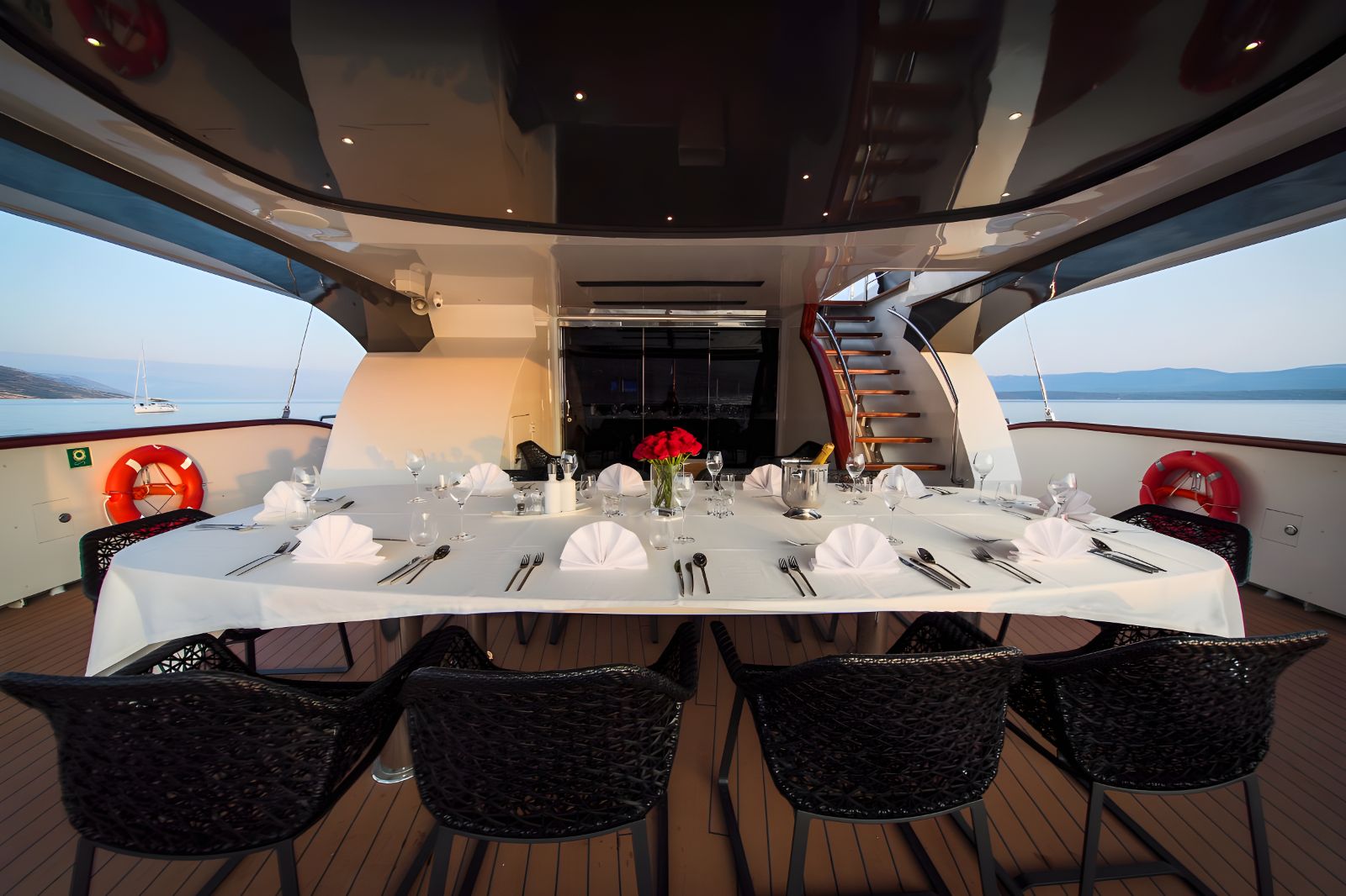 Alfresco dining onboard the Omnia gulet in Croatia