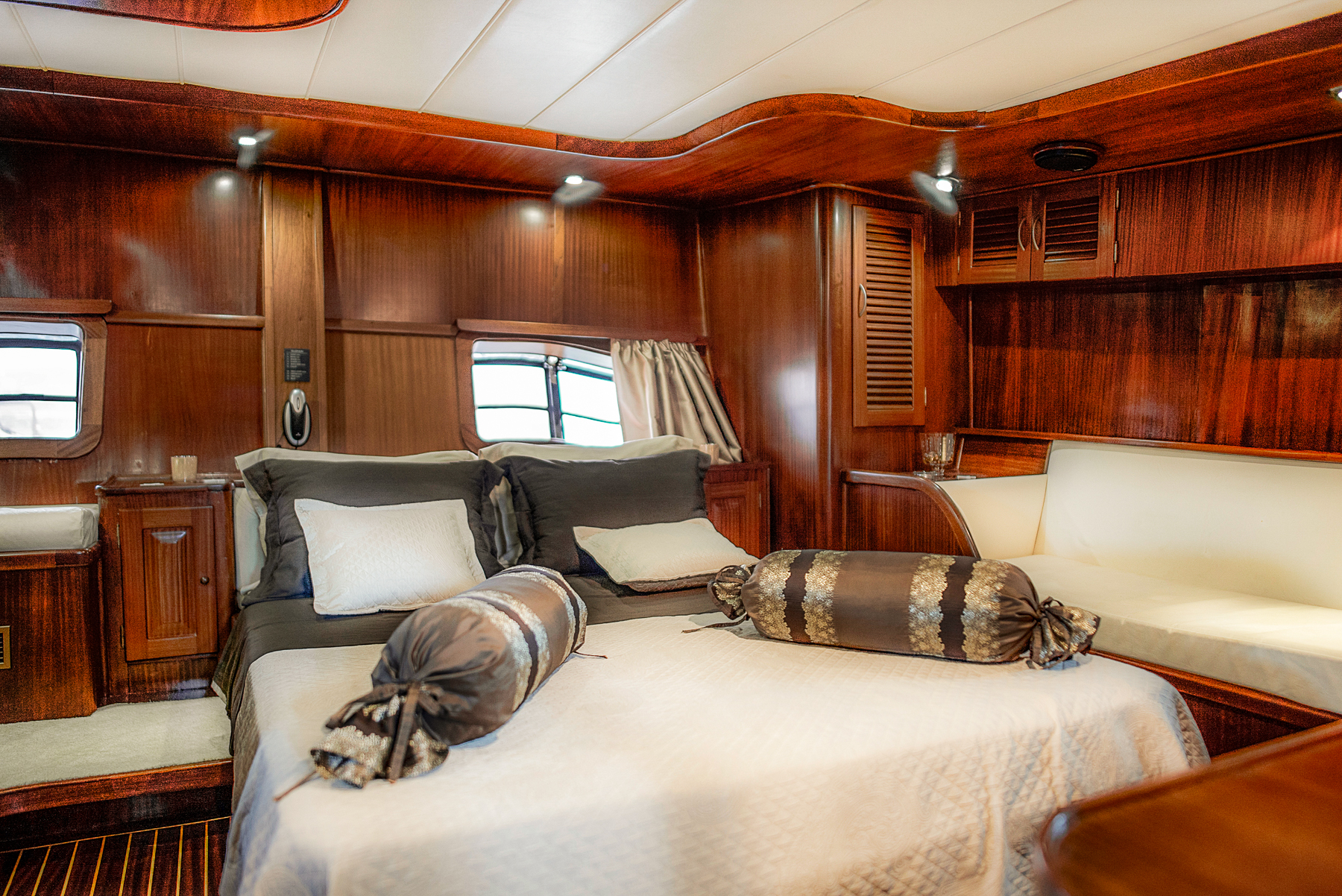 Double cabin onboard the Pacha luxury gulet in Croatia