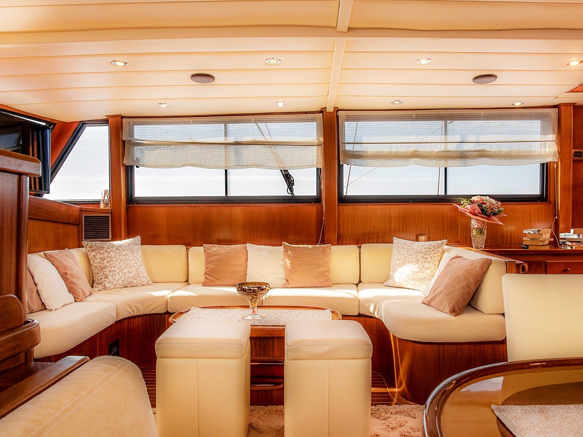 Saloon onboard the Pacha luxury gulet in Croatia