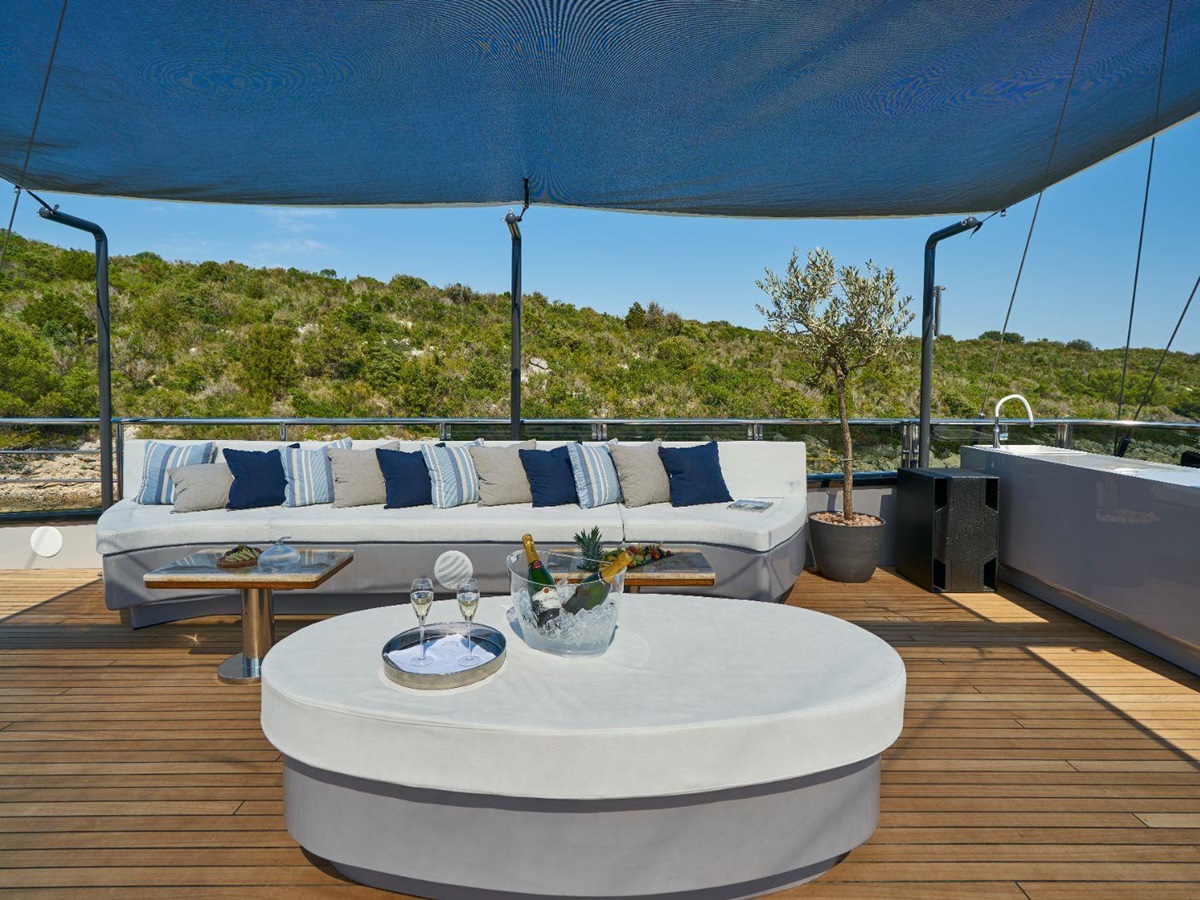 Outdoor lounge onboard the Rara Avis gulet in Croatia