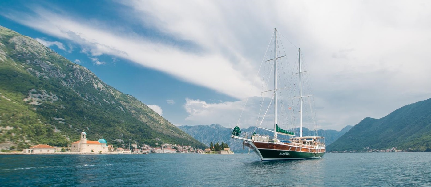 luxury gulet Sadri Usta 1 sailing along the Montenegro coast
