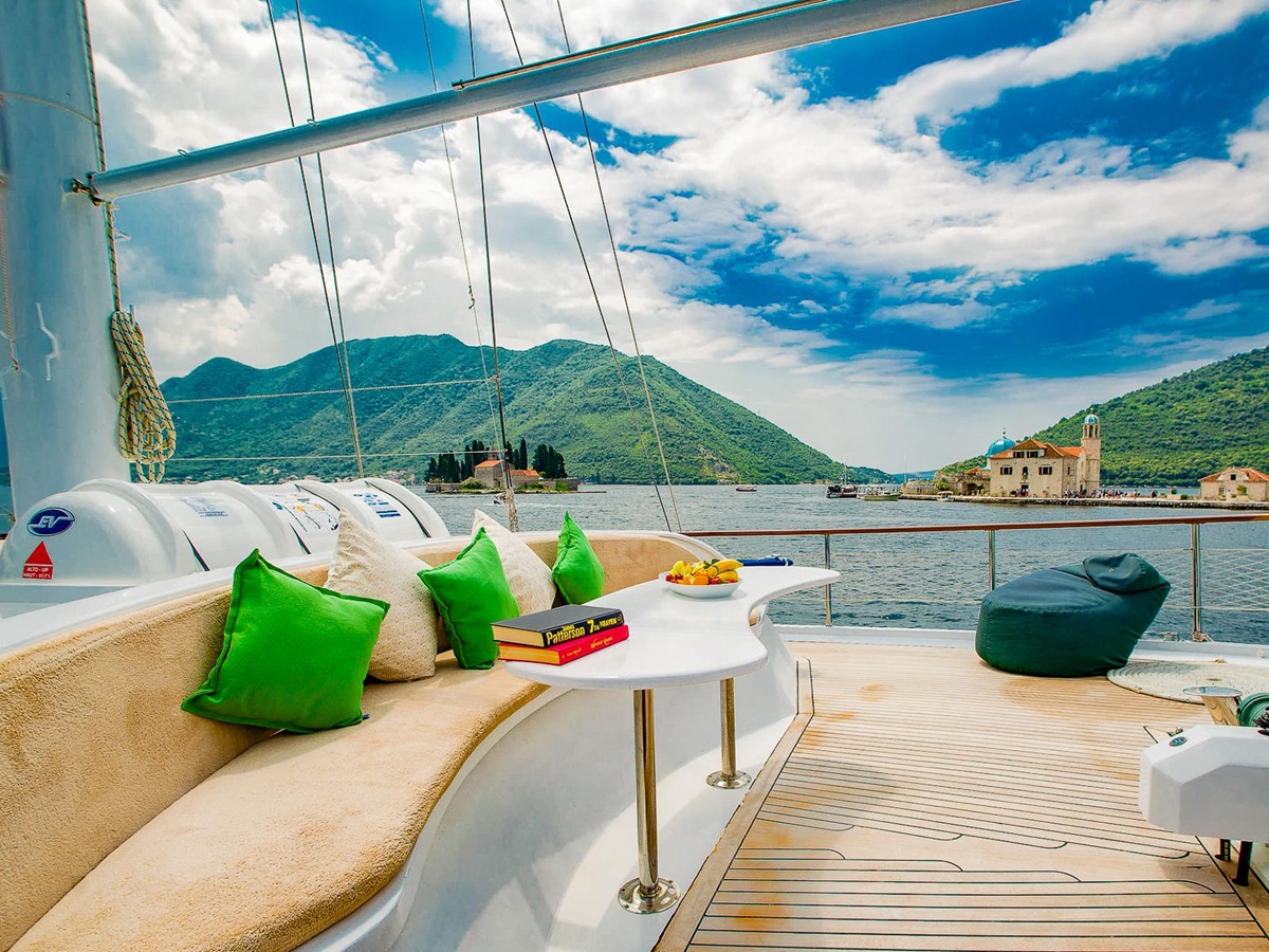 ALfresco lounge area onboard the Sadri Usta I luxury gulet in Montenegro