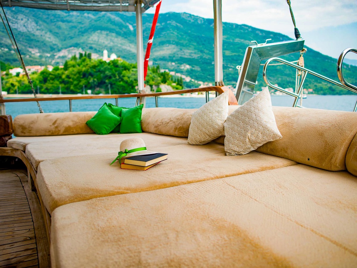 Alfresco sofa and seating area onboard the Sadri Usta I in Montenegro