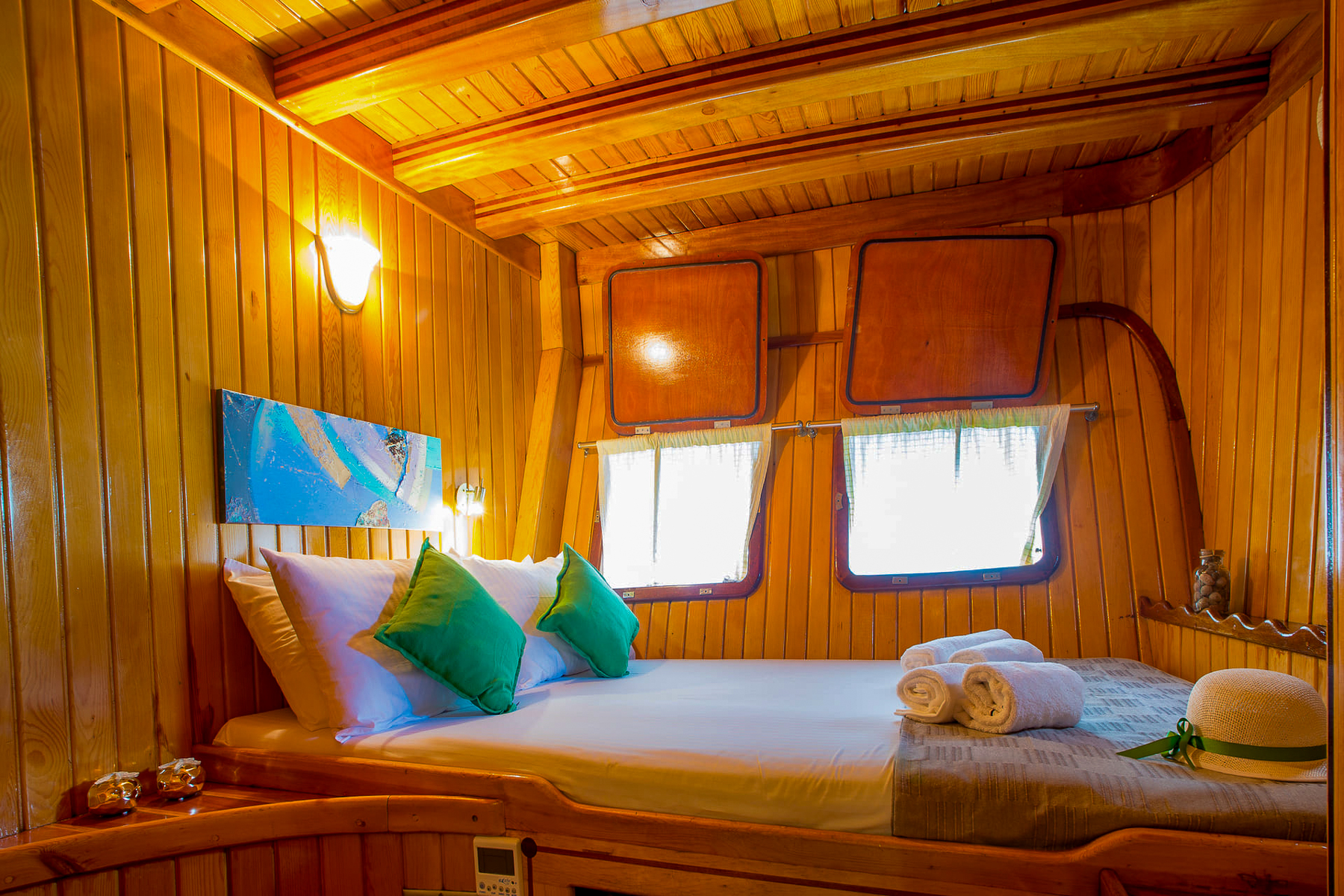Guest cabin onboard the Sadri Usta I luxury gulet in Montenegro