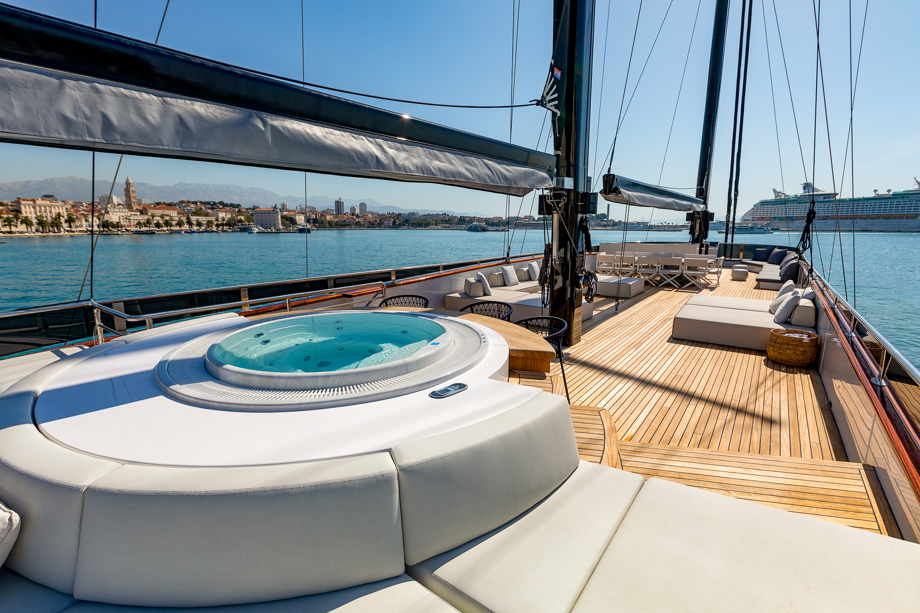 Jacuzzi onboard the Scorpios luxury motor sailer in Croatia