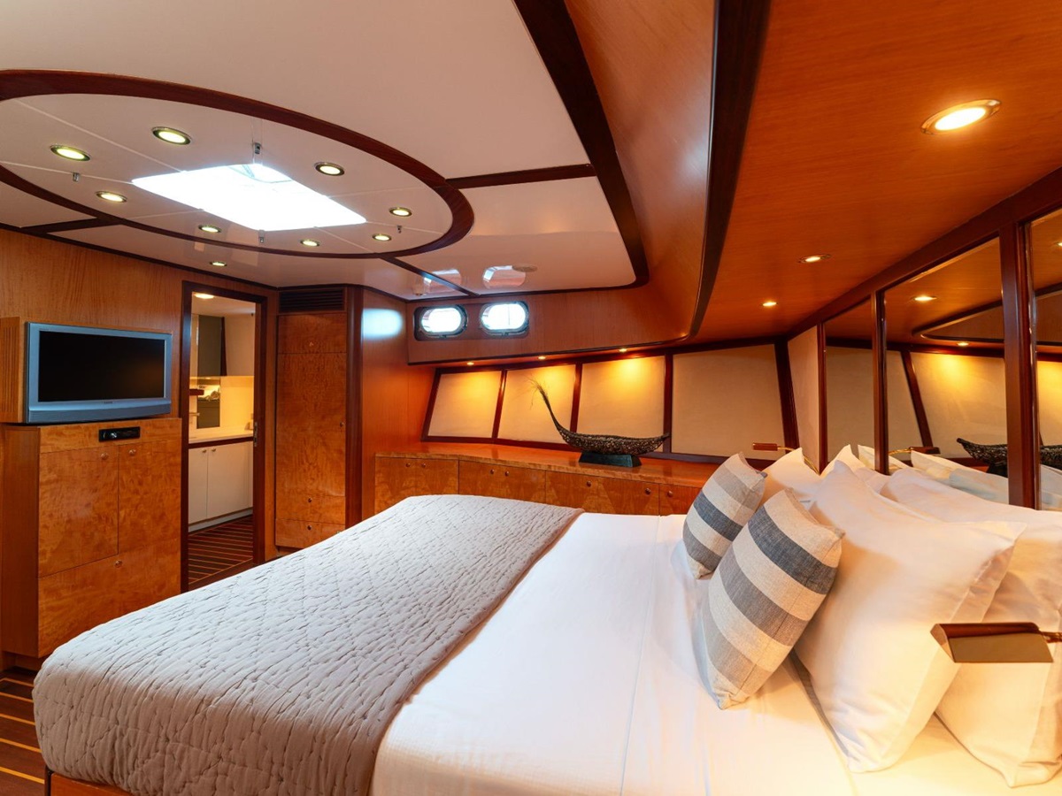 Master cabin onboard the Serenity 86 luxury gulet in Turkey