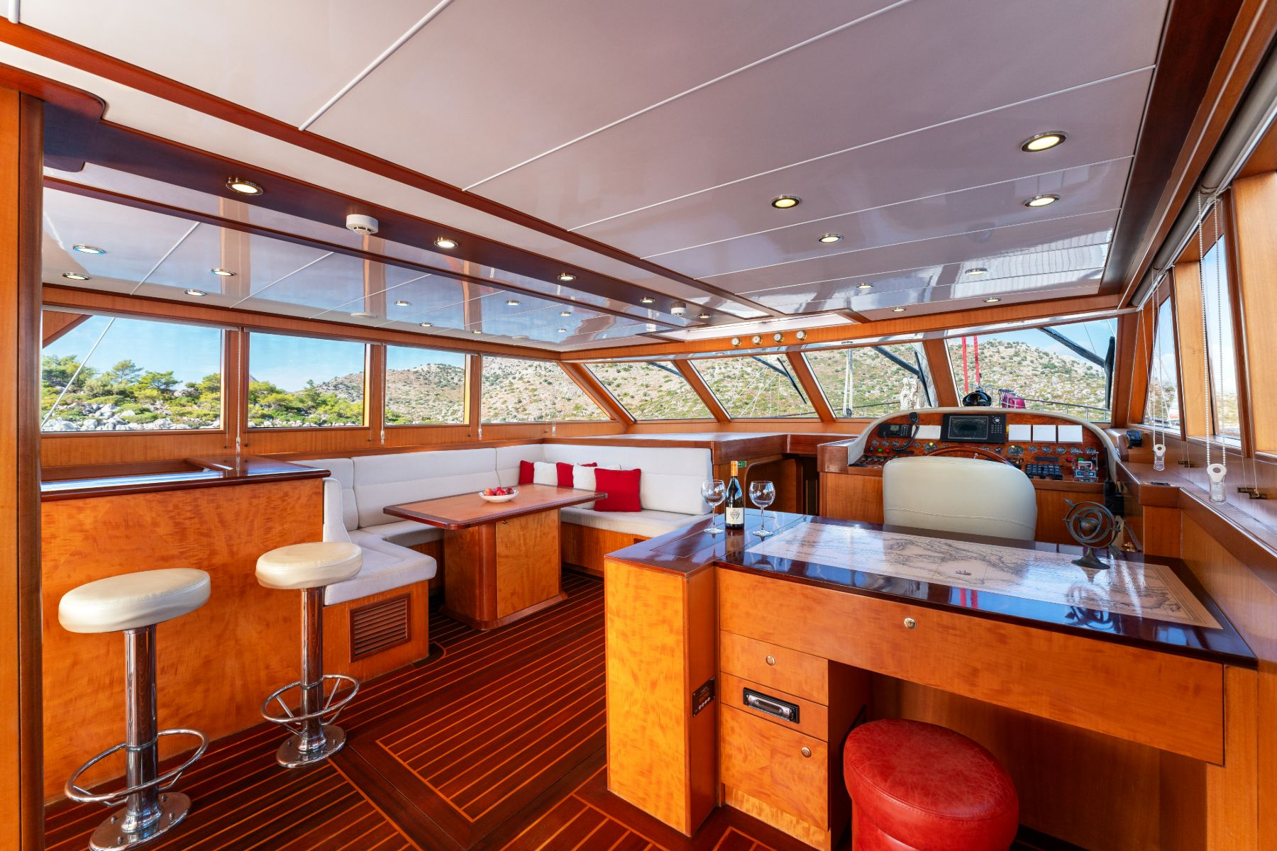 Saloon onboard the Serenity 86 luxury gulet in Turkey