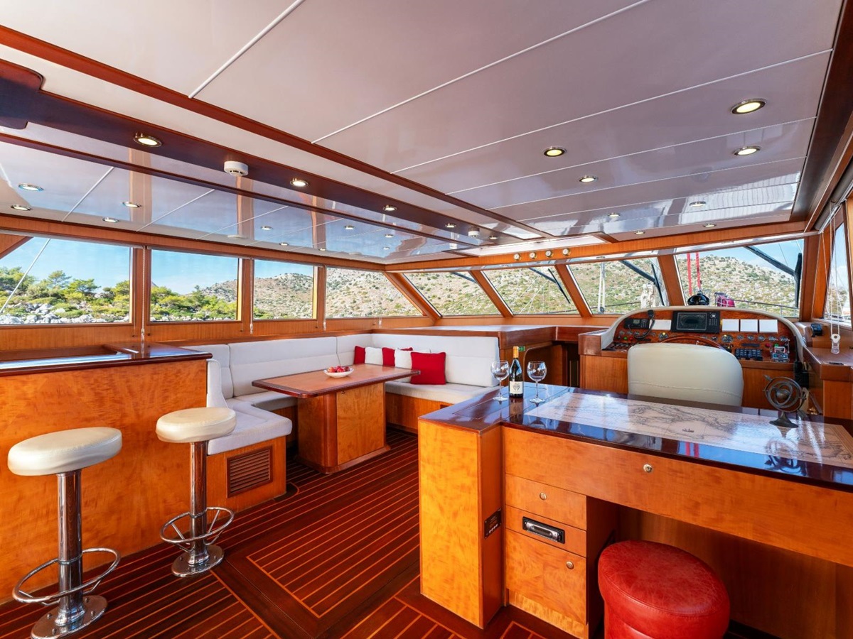 Saloon onboard the Serenity 86 luxury gulet in Turkey