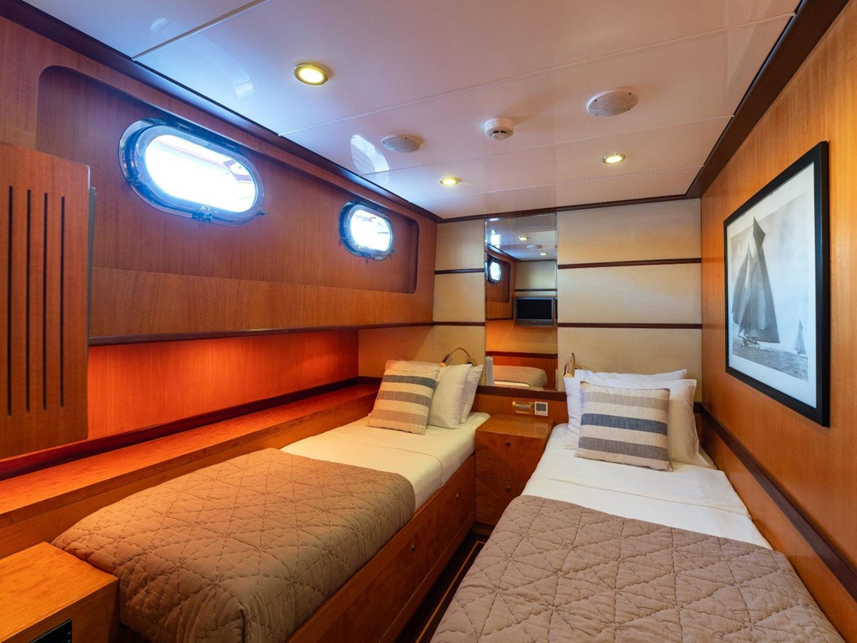 Twin cabin onboard the Serenity 86 luxury gulet in Turkey