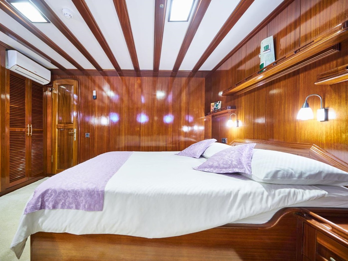 Pink double cabin onboard the Stella Maris gulet in Croatia