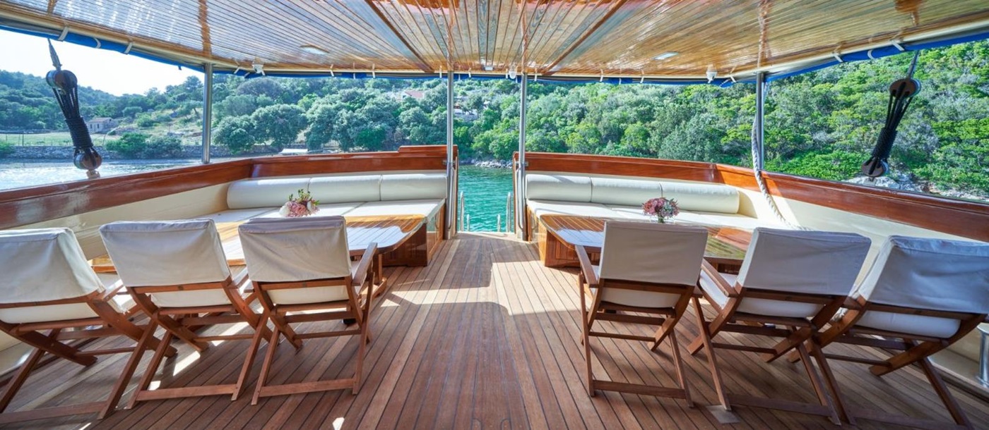 Alfresco dining tables onboard the Tajna Mora gulet in Croatia