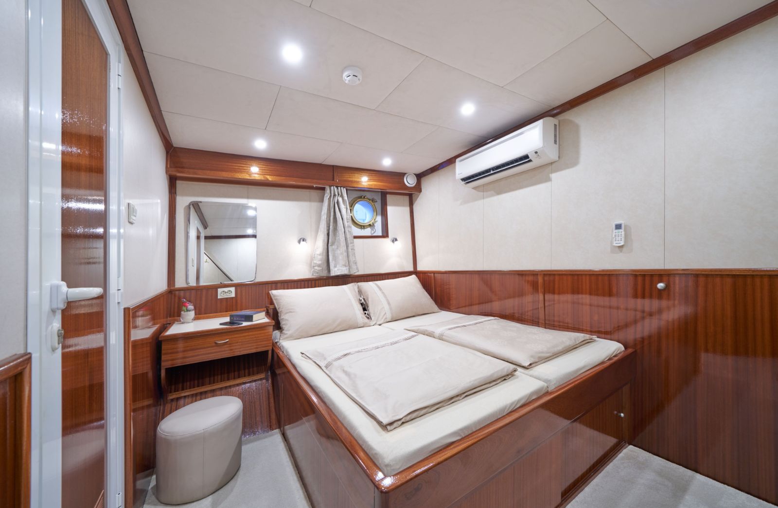 Double cabin onboard the Tajna Mora gulet in Croatia