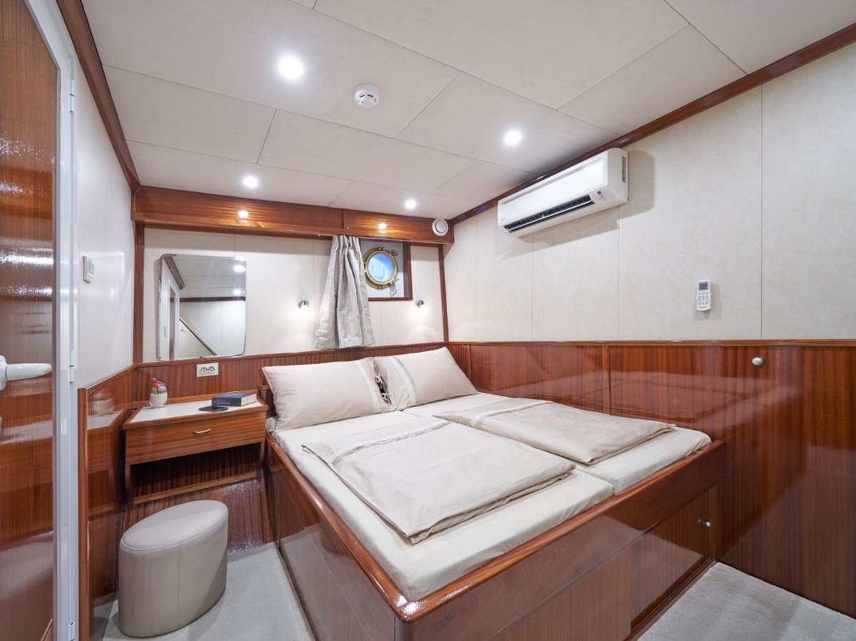Double cabin onboard the Tajna Mora gulet in Croatia